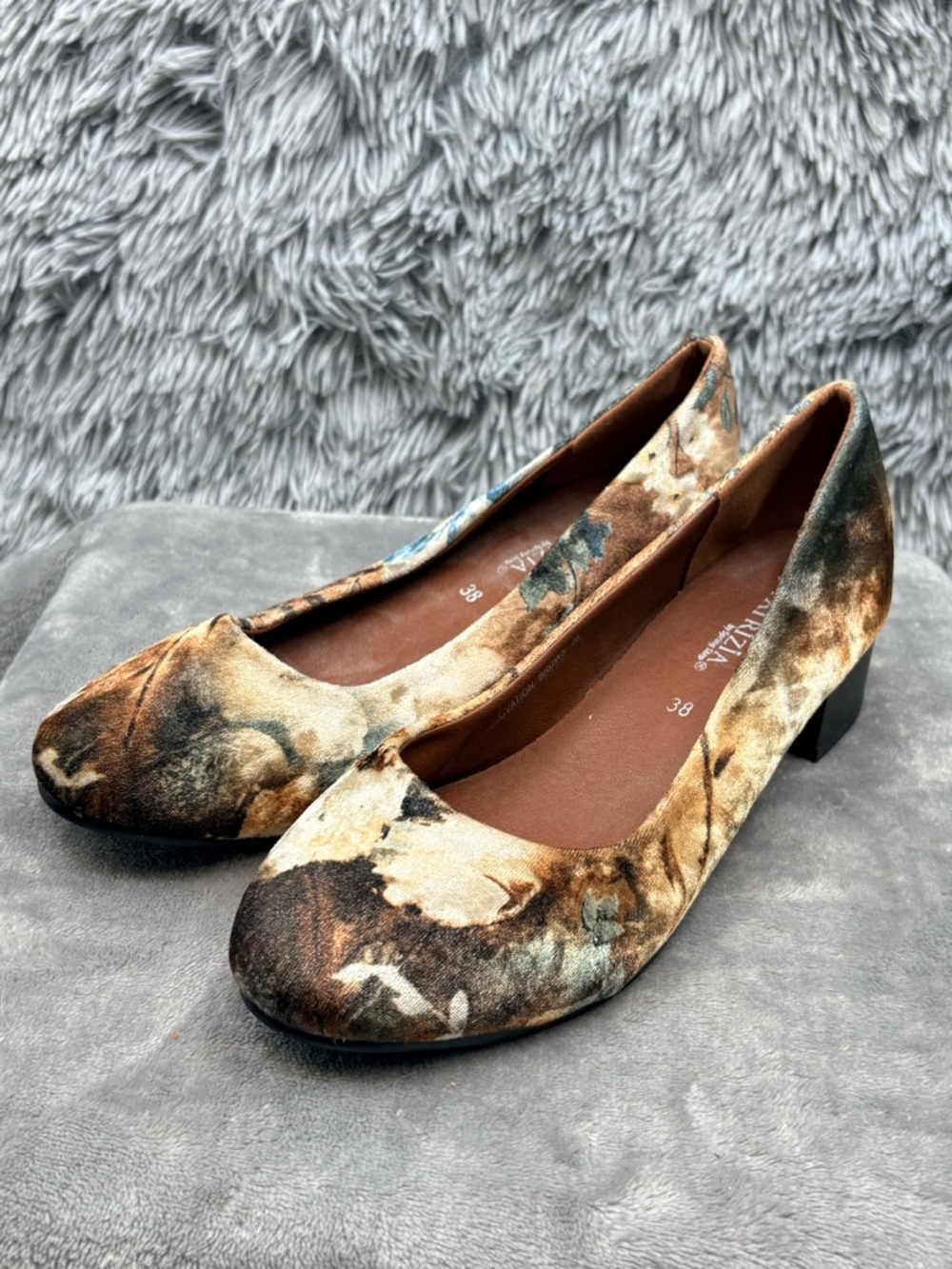 Patrizia High Heels Womens 38 US 7.5 8 Citation Floral Brocade Pumps Velour
